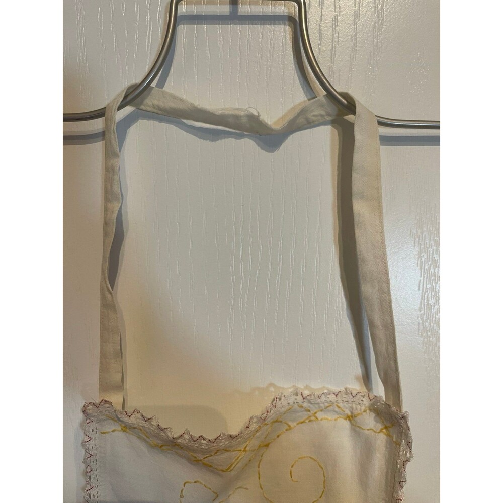 Vintage Embroidered Cream Colored Full Apron - Picture 12 of 12